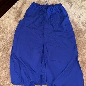 Vibrant blue cargo midi skirt. Sz M.